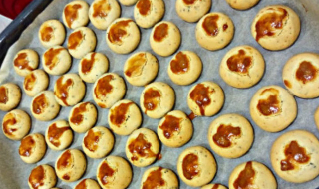 Bayatlamaz: Çörek Otlu Lokmalık Kurabiye