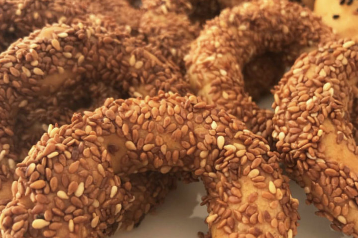 Çayın Yanına: Susamlı Simit