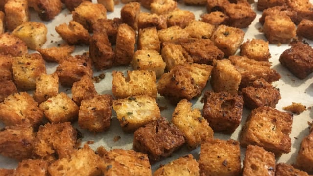 Çorbalara Çok Yakışır: Kıtır Ekmek