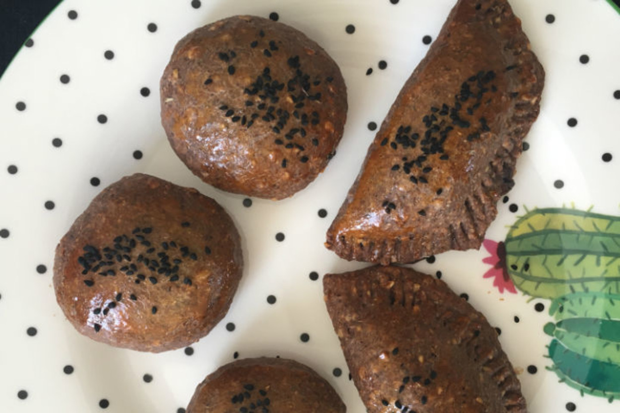 Sağlıklı ve Mis Kokulu: Zeytin Ezmeli ve Peynirli Poğaça