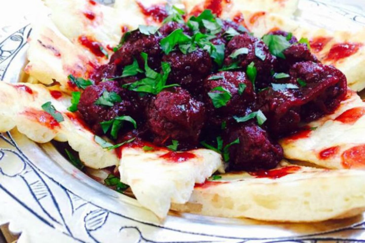 Biraz Farklılaşalım: Vişne Kebabı