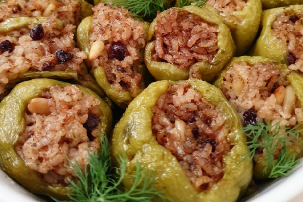 Herkesin Favorisi: Zeytinyağlı Biber Dolması