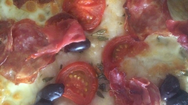 Enfes Lezzet: Foccacio Ekmeğinden Pizza