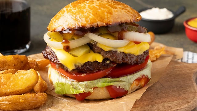 Onsuz Hep Bir Şeyler Eksik: Cheeseburger