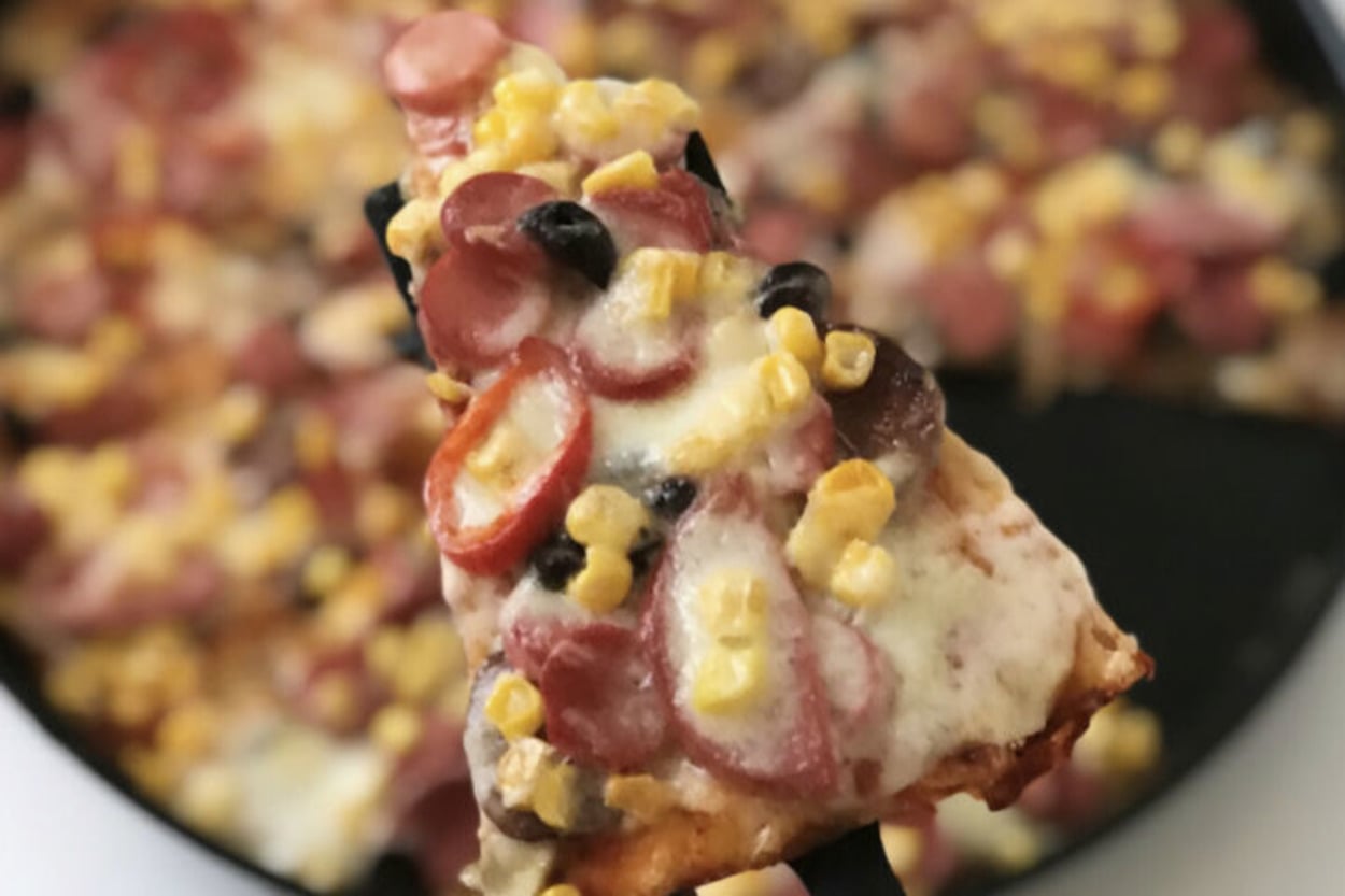 Pratikliği İle Ünlü: Ev Yapımı Pizza