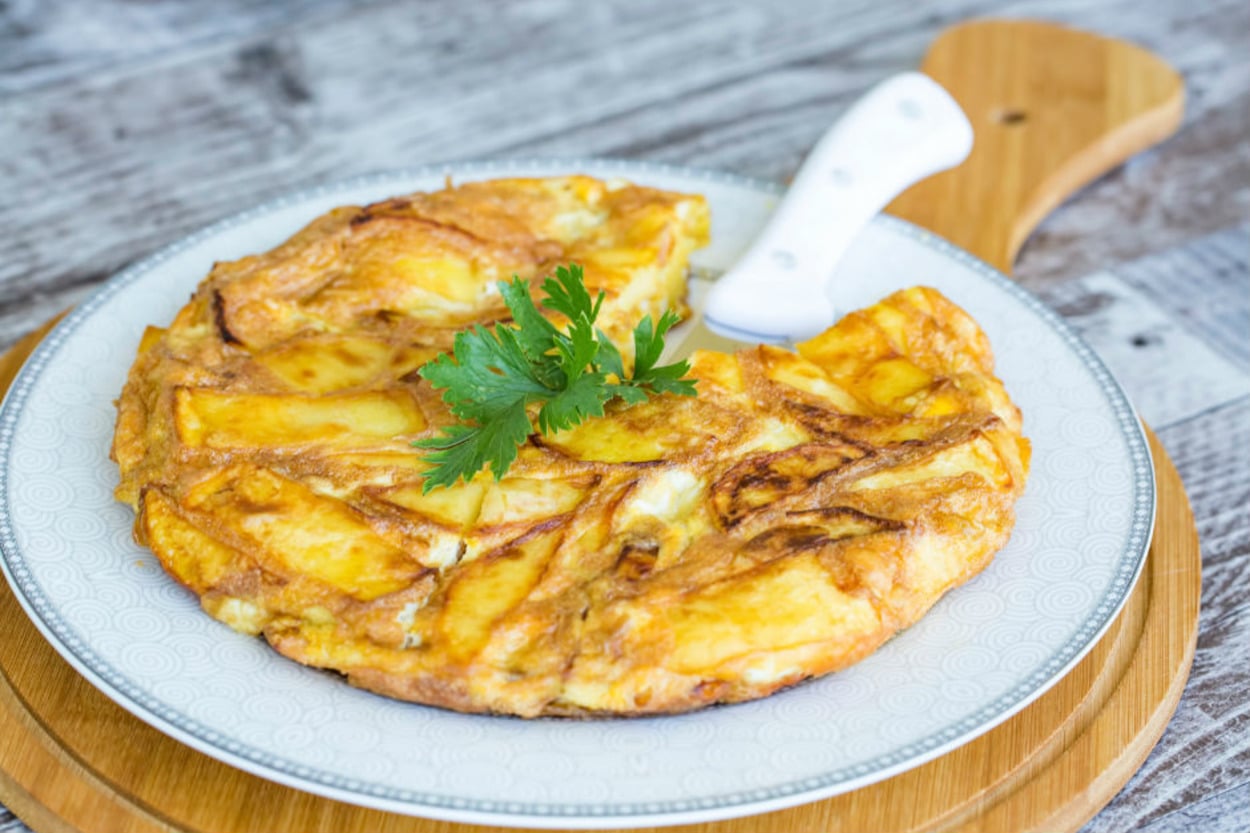15 Dakikada: Börek Tadında Patatesli Omlet