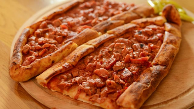 Olsa da Yesek: Ev Yapımı Kuşbaşılı Pide