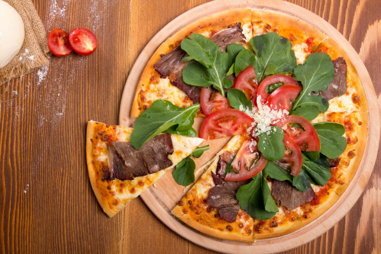 Gurme Lezzet: Füme Kaburgalı Pizza