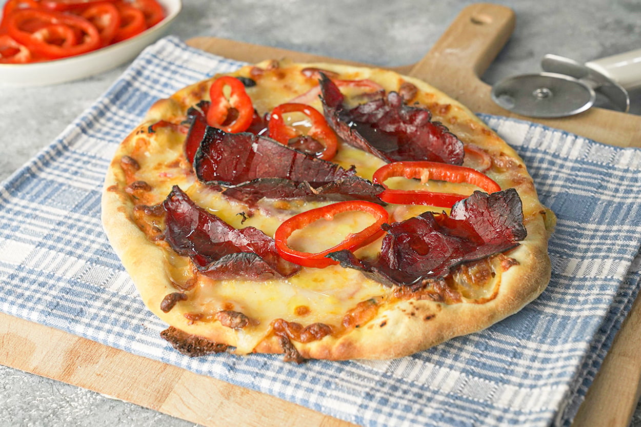 Damaklara Şenlik: Dana Etli Kırmızı Biberli Pizza