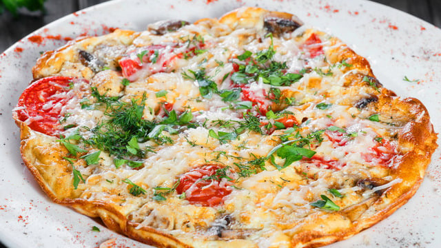 Sofranın Tam Ortasına Yakışacak: Yumurta Pizza