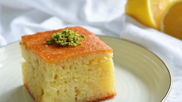 İster İrmikli İster İrmiksiz: Limonlu Yoğurt Tatlısı