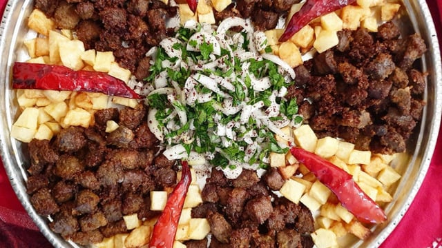 Salatası Yanında: Arnavut Ciğeri