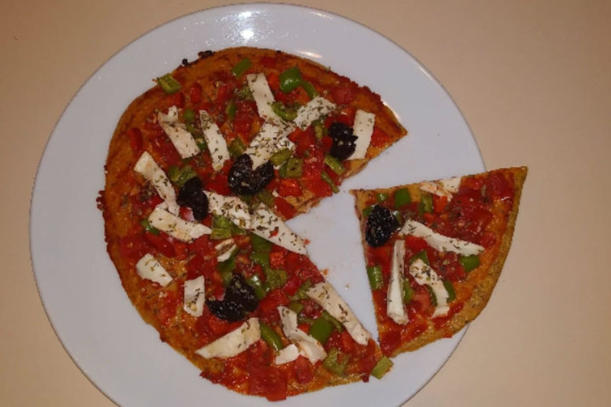 Diyet Sevdirir: Kinoalı Çıtır Pizza