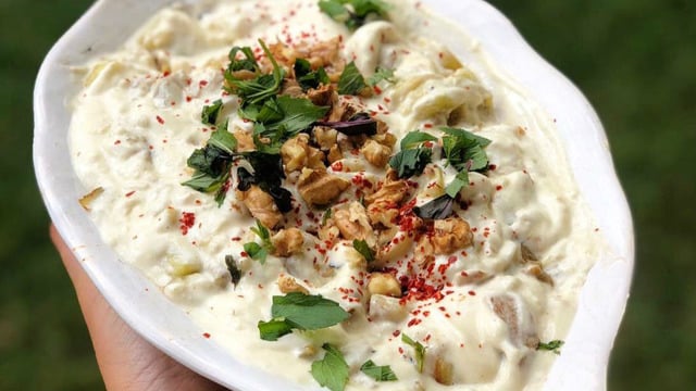 Mezelerin Birincisi: Tahinli Yoğurtlu Patlıcan