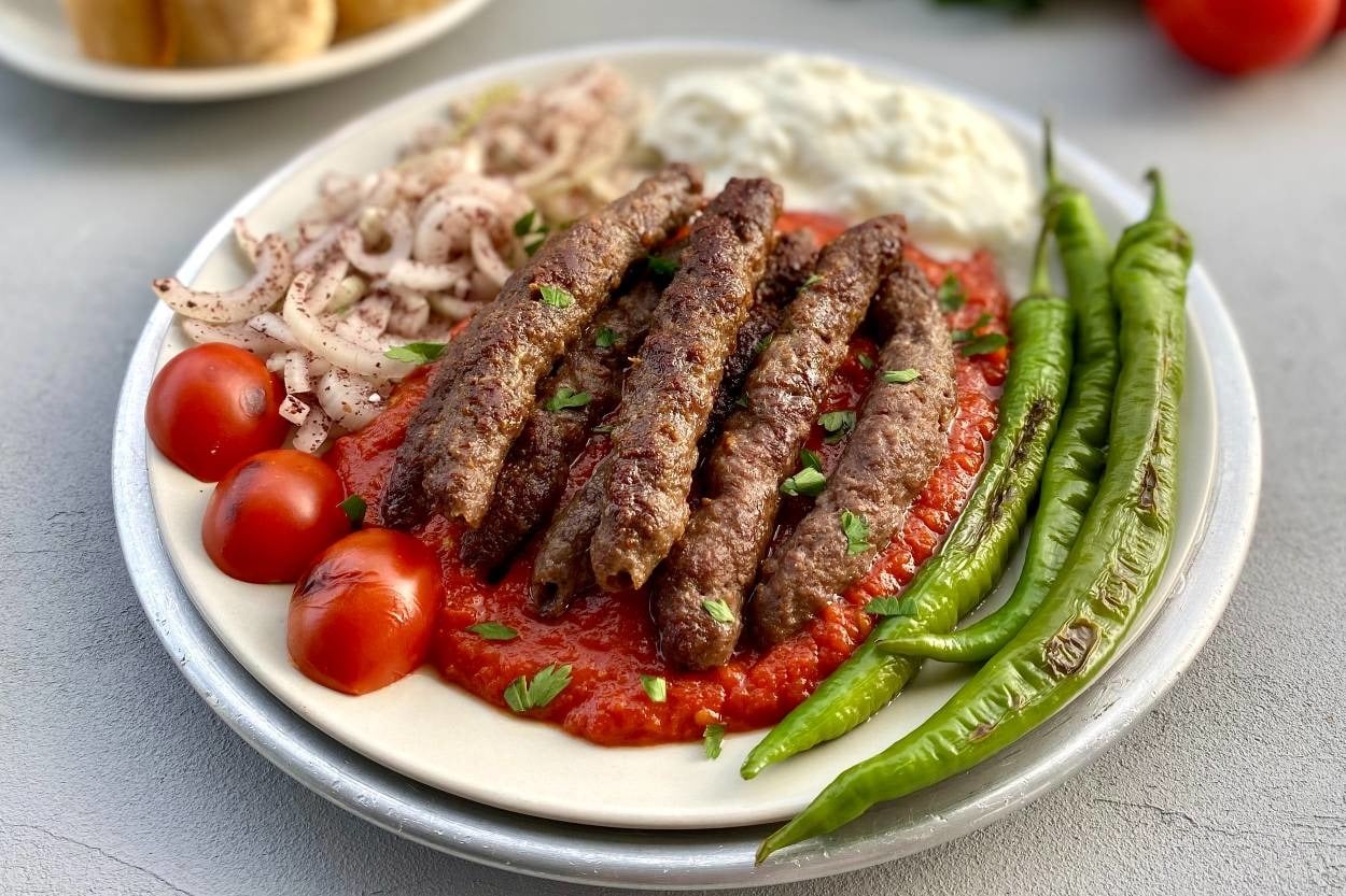 Çiğdem'in Tarifi: Tire Köfte