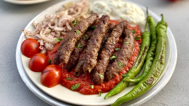 Çiğdem'in Tarifi: Tire Köfte