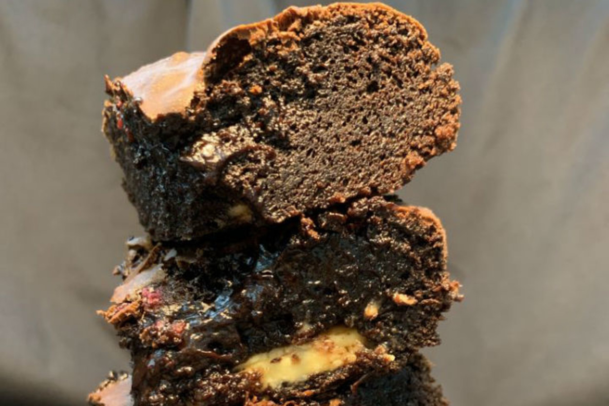 Akışkan Çikolatalı: Frambuazlı Brownie