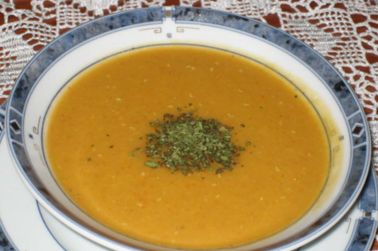 Sağlıklı Lezzet: Tavuk Suyuna Mercimek Çorbası