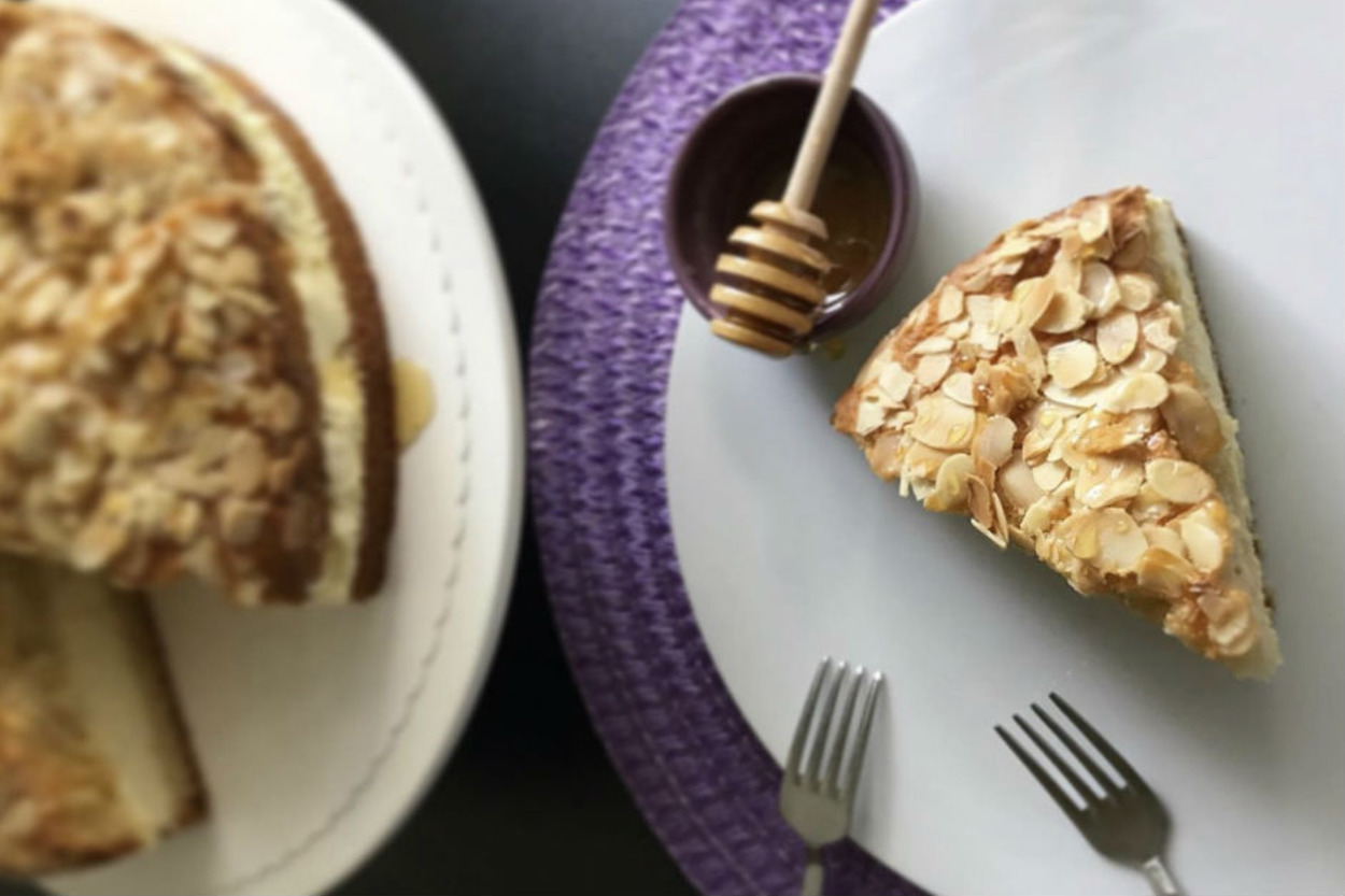 Yok Böylesi: Ballı Bademli Alman Pastası
