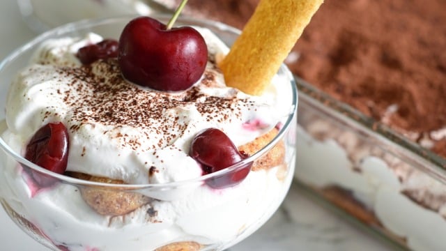 Şık ve Pratik: Vişneli Yalancı Tiramisu