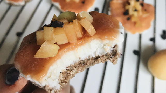 Her Isırığı Lezzet Dolu: Mini Raw Cheesecake