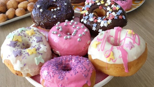 Lezzetli Görünümüyle: Rengarenk Donut