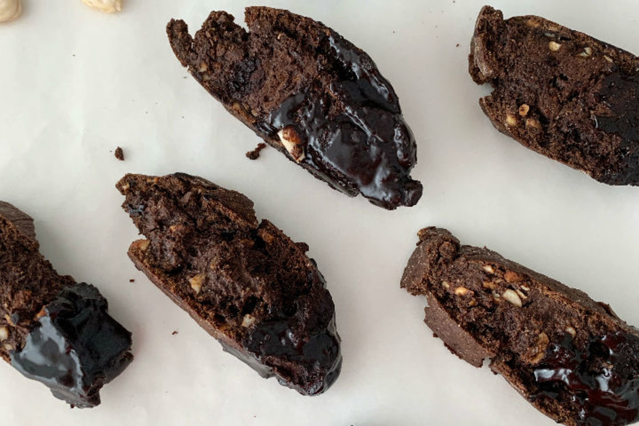 Beyaz Unsuz ve Rafine Şekersiz: Çikolatalı Biscotti