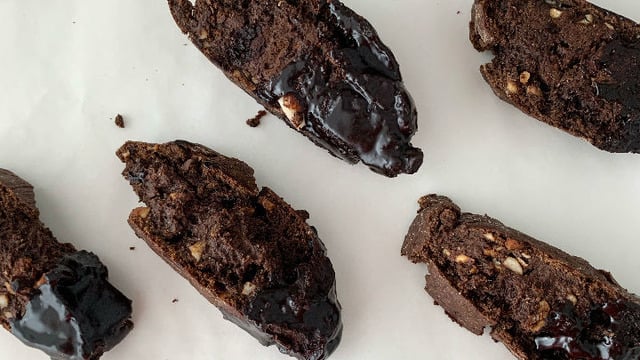 Beyaz Unsuz ve Rafine Şekersiz: Çikolatalı Biscotti