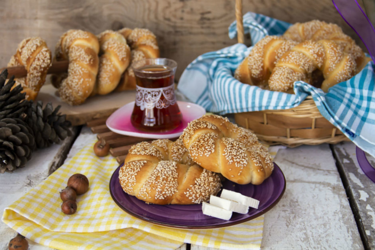 Bol Susamlı: Bayatlamayan Simit