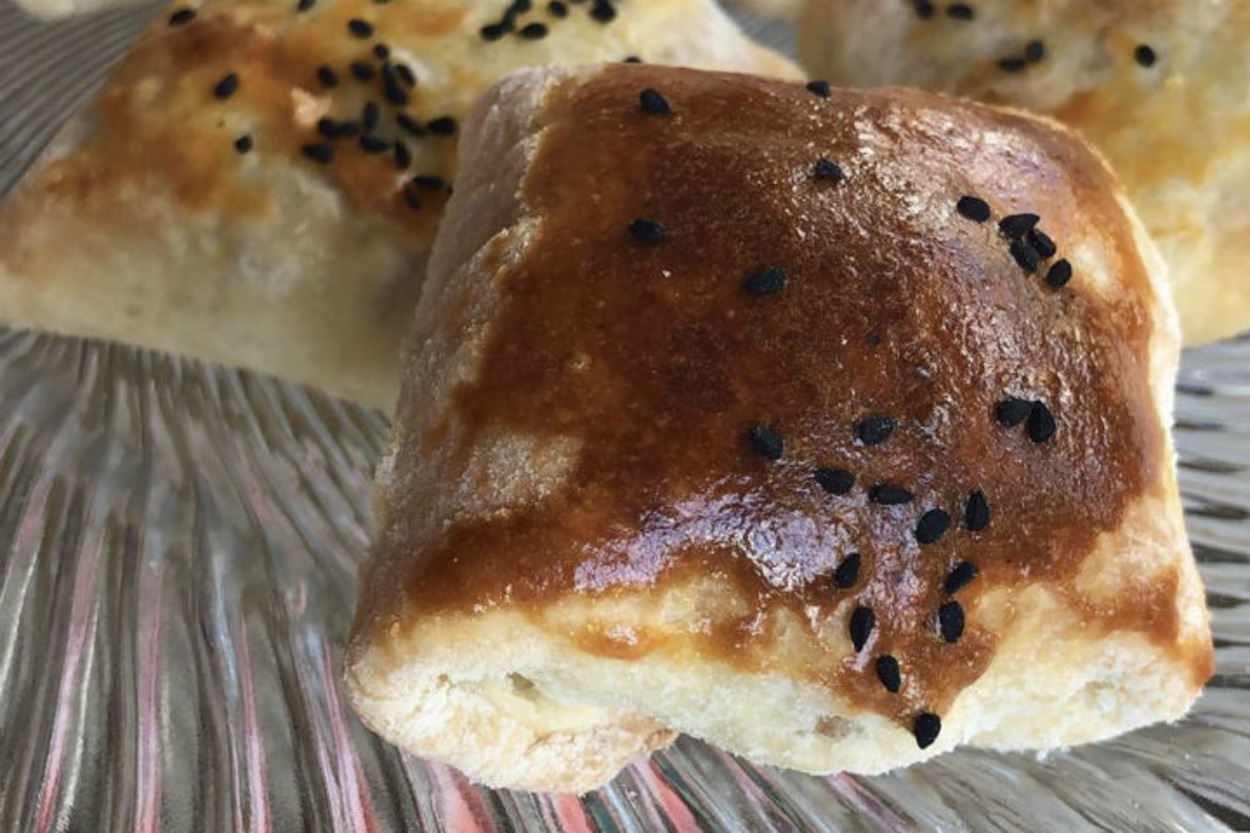 Farklı Börekler Arayanlara: Özbek Samsası