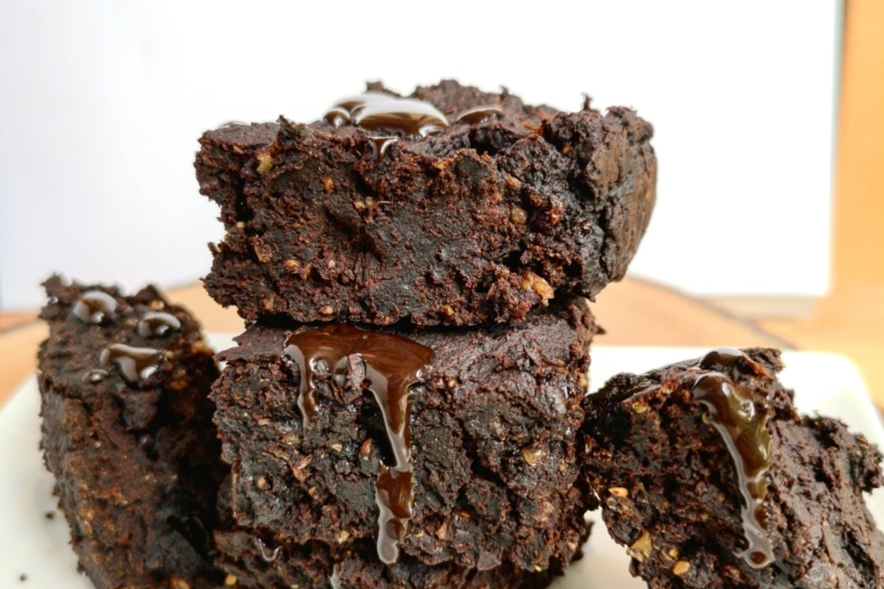 Yoğun Kıvamıyla: Unsuz Brownie