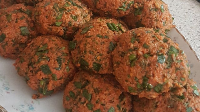 Ezber Bozacak: Domates Soslu Kısır