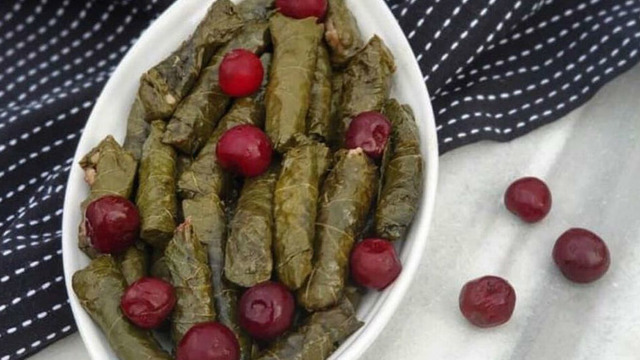 Çok Hafif: Vişneli Zeytinyağlı Yaprak Sarma