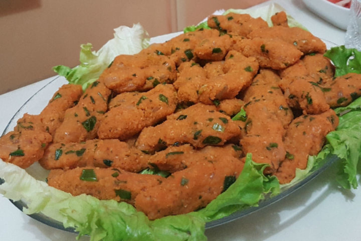 Dağılmayan Kıvamıyla: Mercimek Köftesi