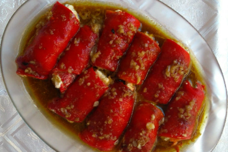 Peynirli Kırmızı Biber Tarifi