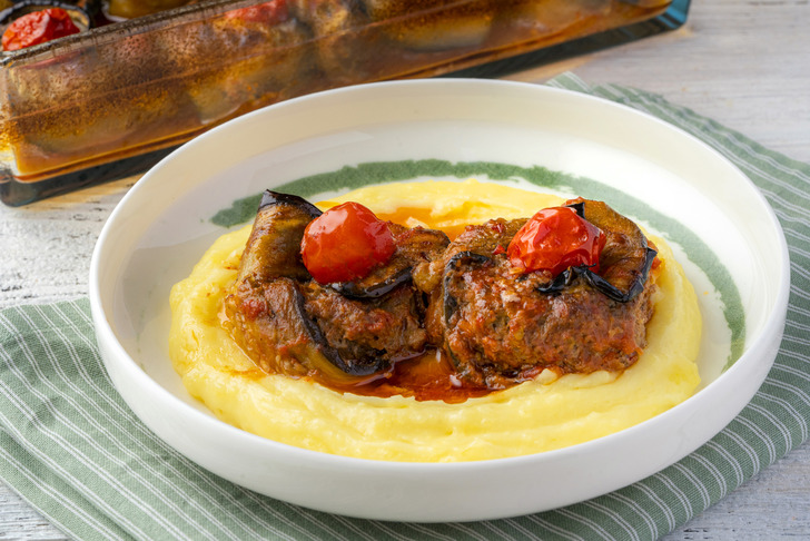 Köfteli Patlıcan Sarma Tarifi