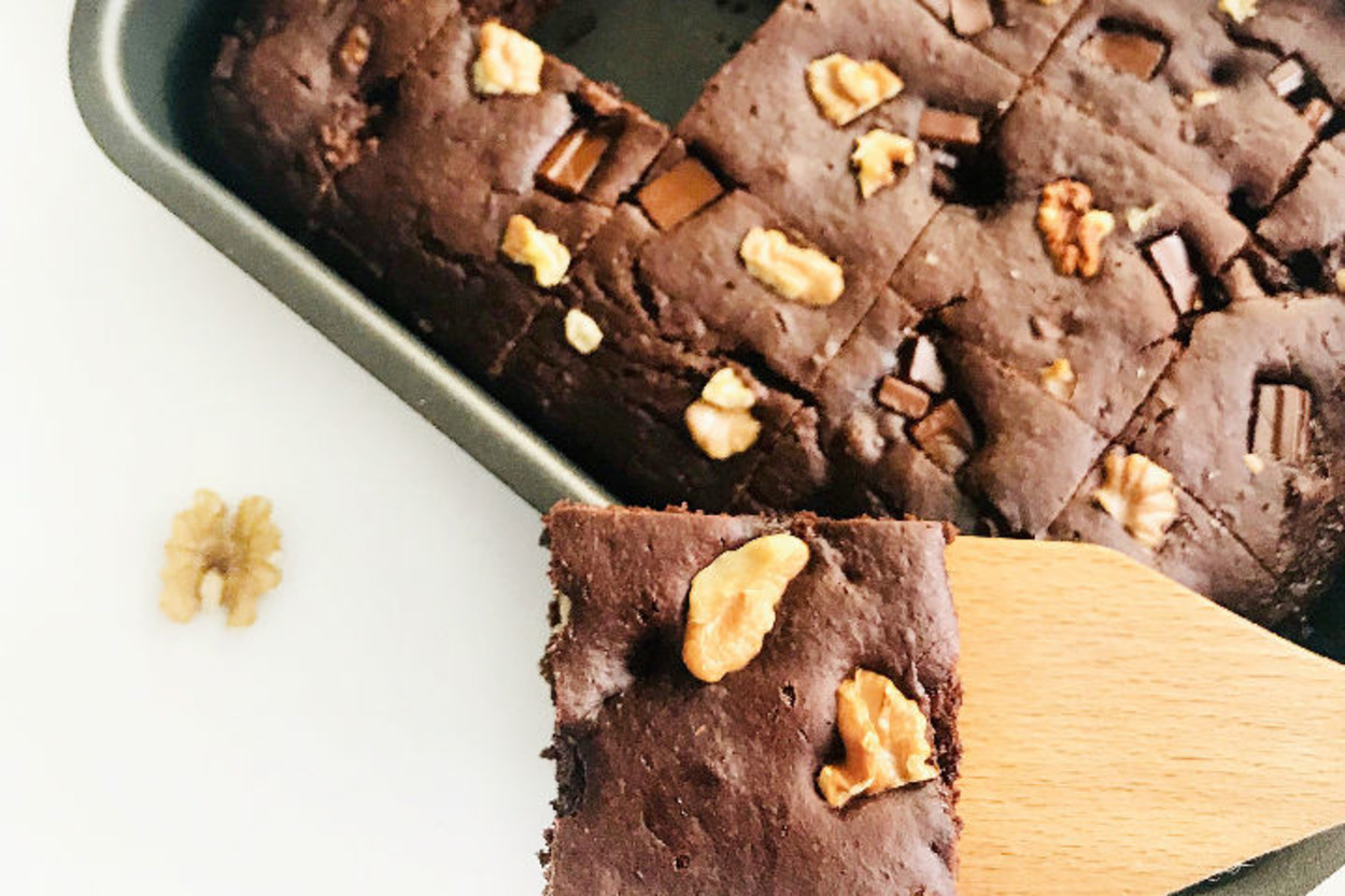 Muhteşem Kıvamıyla: Hindistan Cevizli Brownie Kek