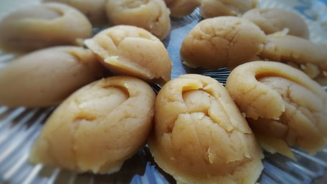 Sıcağı Sıcağına Yenen: Çay Helvası