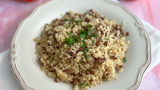 Tam Ölçülü: Yeşil Mercimekli Bulgur Pilavı