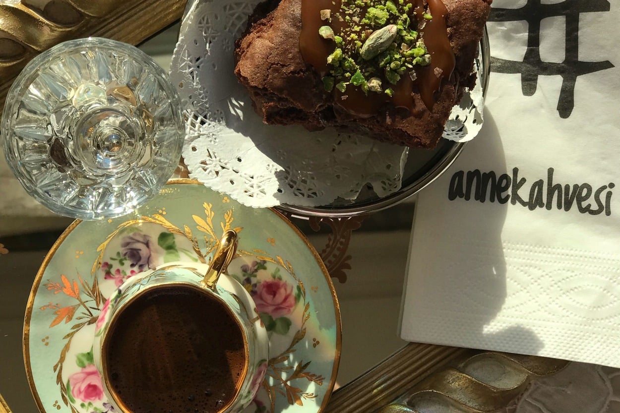 Muhteşem Kıvamıyla: Karamelli Brownie