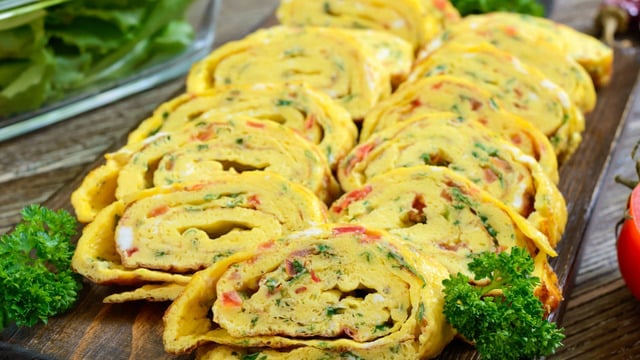 Kahvaltı Sofrasına Pek Yakışır: Rulo Omlet