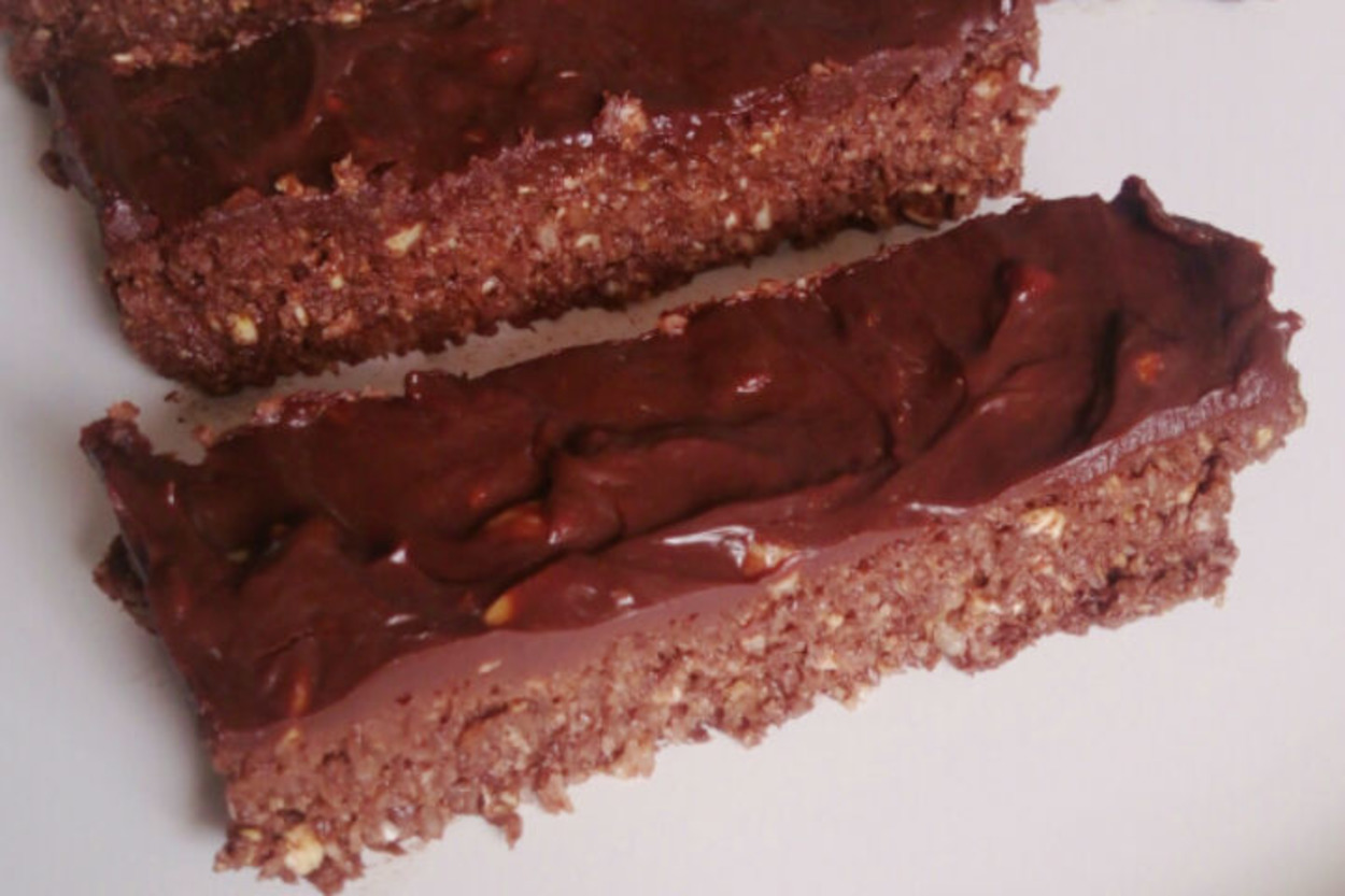 Üstelik Pişmiyor: Fit Çikolatalı Bar
