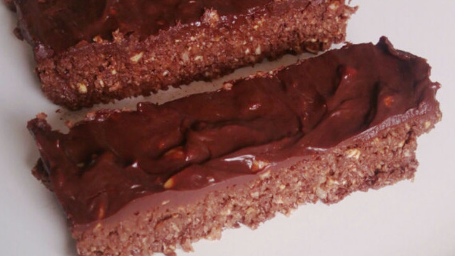 Üstelik Pişmiyor: Fit Çikolatalı Bar
