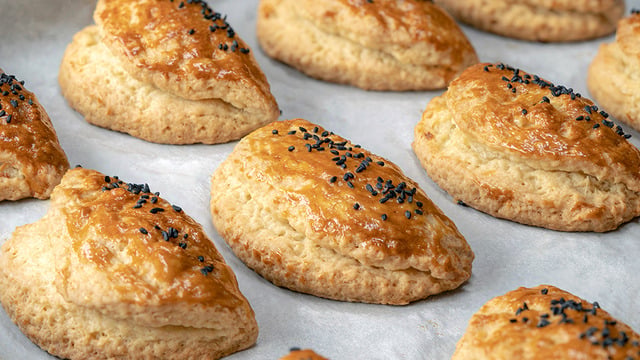 Her Katı Ayrı Güzel: Katmer Poğaça