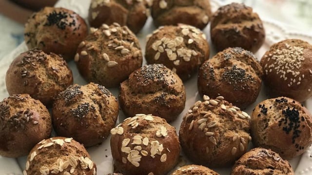Doyuran Sağlıklı Lezzet: Tam Buğday Unlu Mini Poğaça