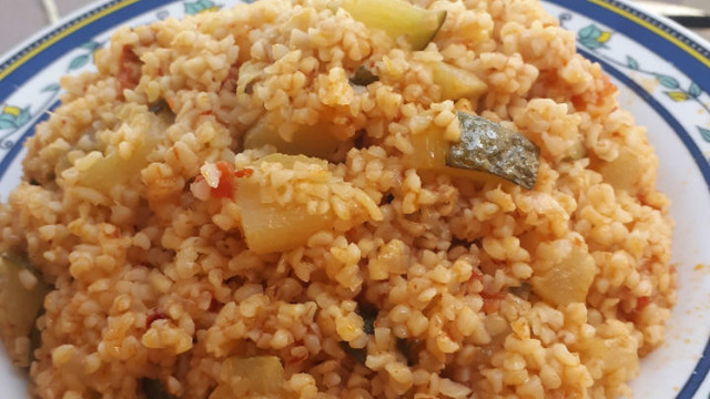 Her Yemeğe Yakışır: Kabaklı Bulgur Pilavı