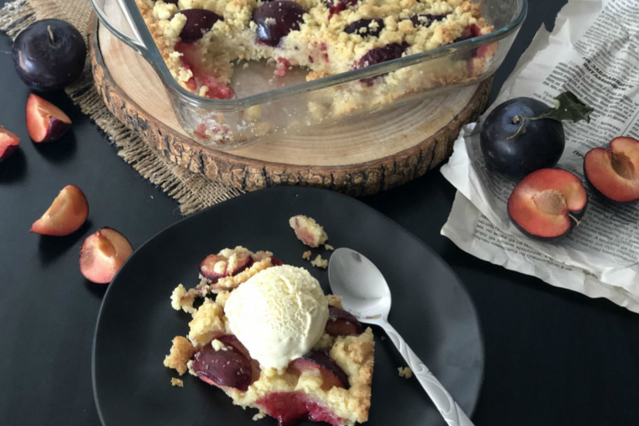 En Pratik ve Lezzetli Tatlılardan: Erikli Crumble Tart