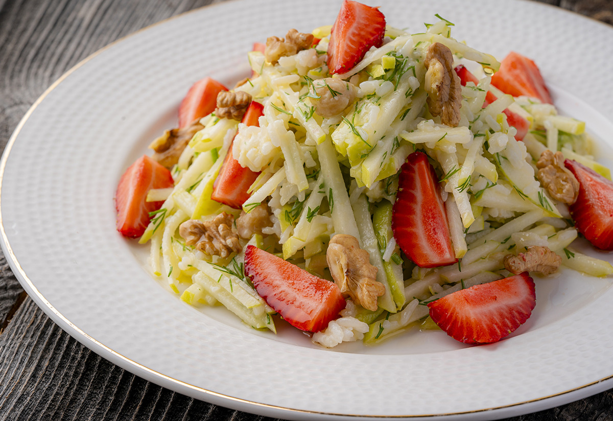 Sıradanlıktan Uzak: Avokado ve Elmalı Pirinç Salatası Tarifi