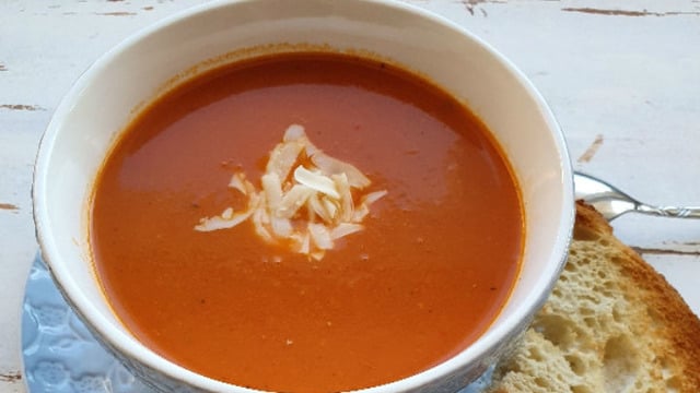 Tam Zamanı: Közlenmiş Domates Çorbası