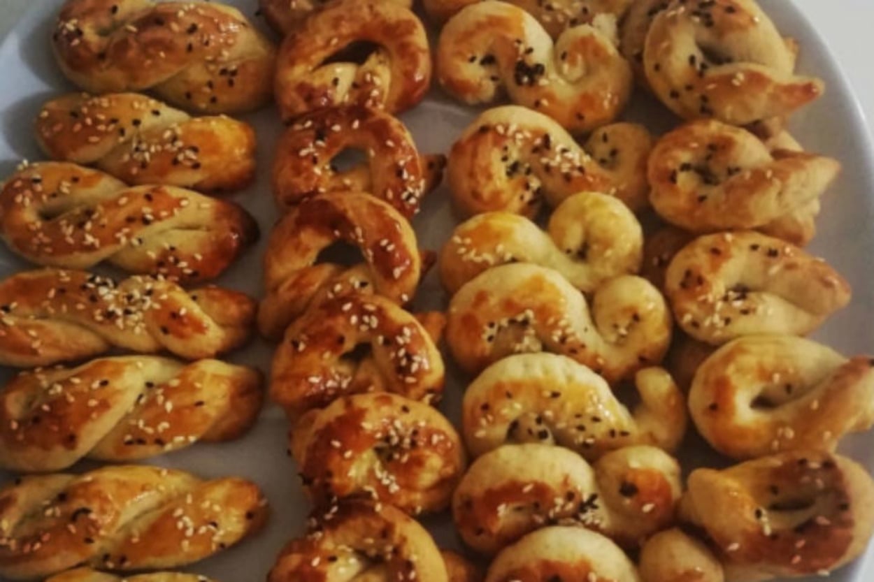 Farklı Farklı Şekilleriyle: Tuzlu Pastane Kurabiyesi